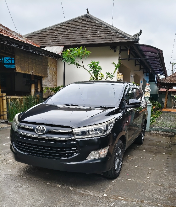 Toyota Innova Reborn premium private transfer vehicle Amed Bali
